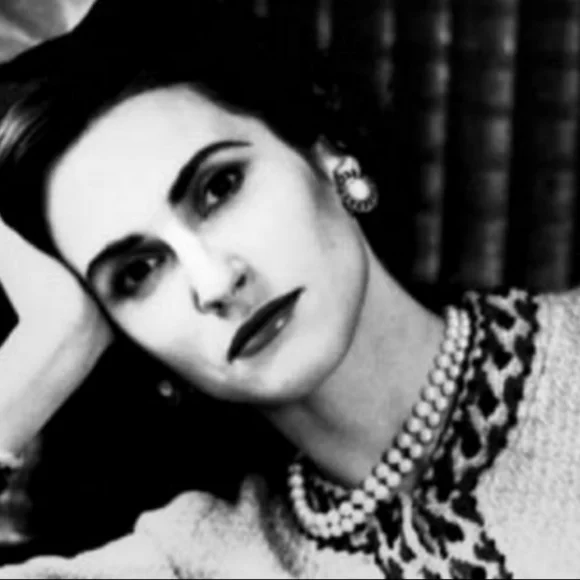 🖤POSH AMBASSADOR GABRIELLE 🖤 - Picture 2 of 8